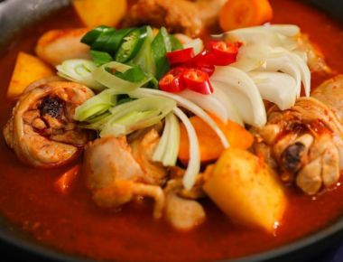 Lạ miệng với gà hầm cay Hàn Quốc