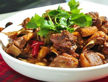 Cách làm vịt om me chua ngon lạ miệng